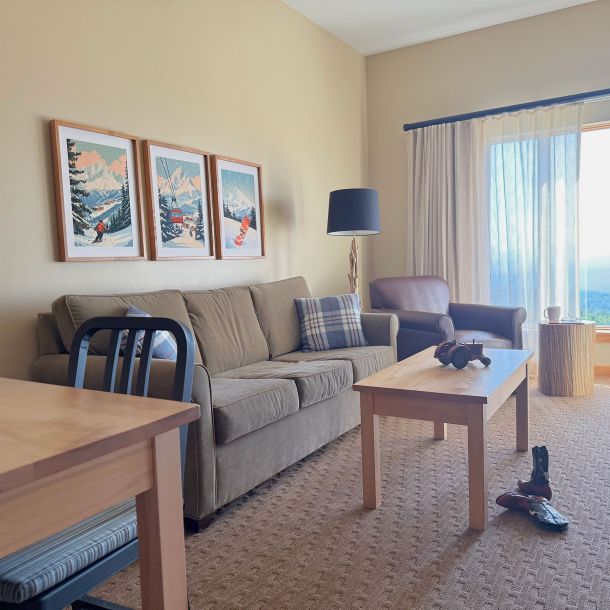 1 bedroom suite with kitchenette and dining room at the burke hotel